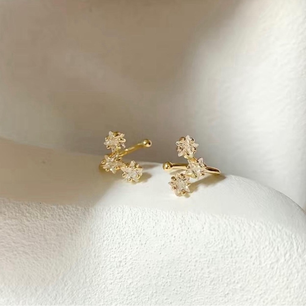 Dainty Ear Cuff Stars
